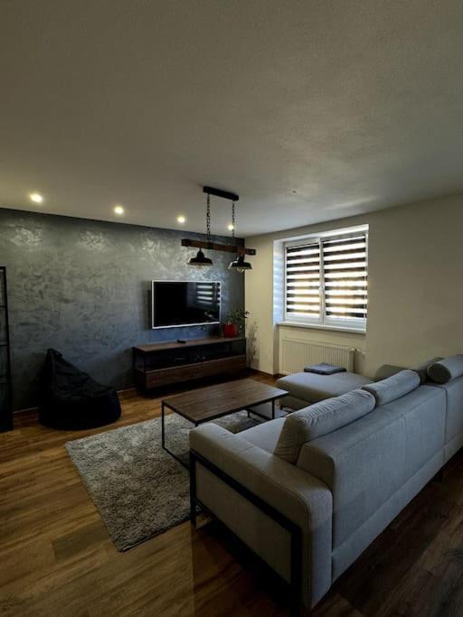 Modern Apartment In City Centre Banská Bystrica Eksteriør billede