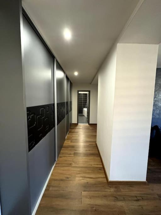 Modern Apartment In City Centre Banská Bystrica Eksteriør billede